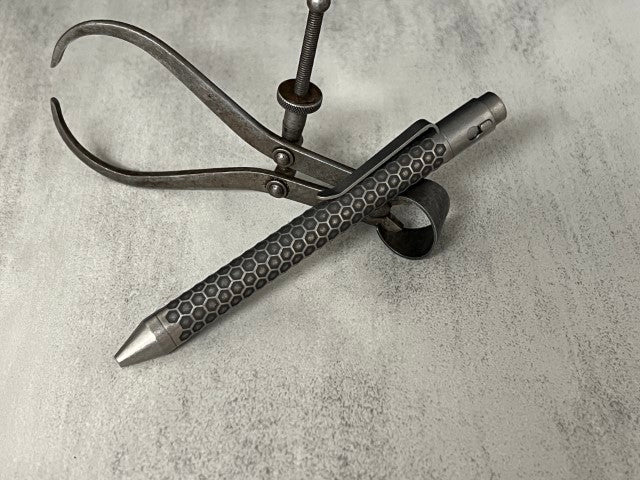 TiButton® Titanium Single Lock