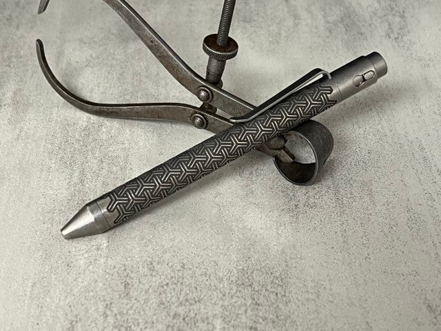 TiButton® Titanium Single Lock