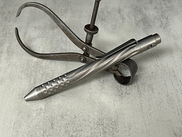 TiButton® Titanium Single Lock
